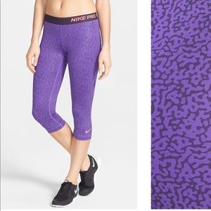 Nike Pro Mezzo Capris s M
